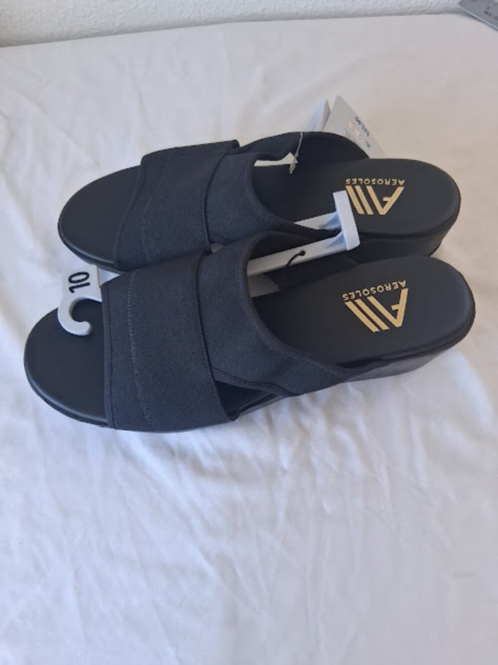 Aerosoles women's size 10 black Aerosoles slip-on sandals - Picture 2 of 9